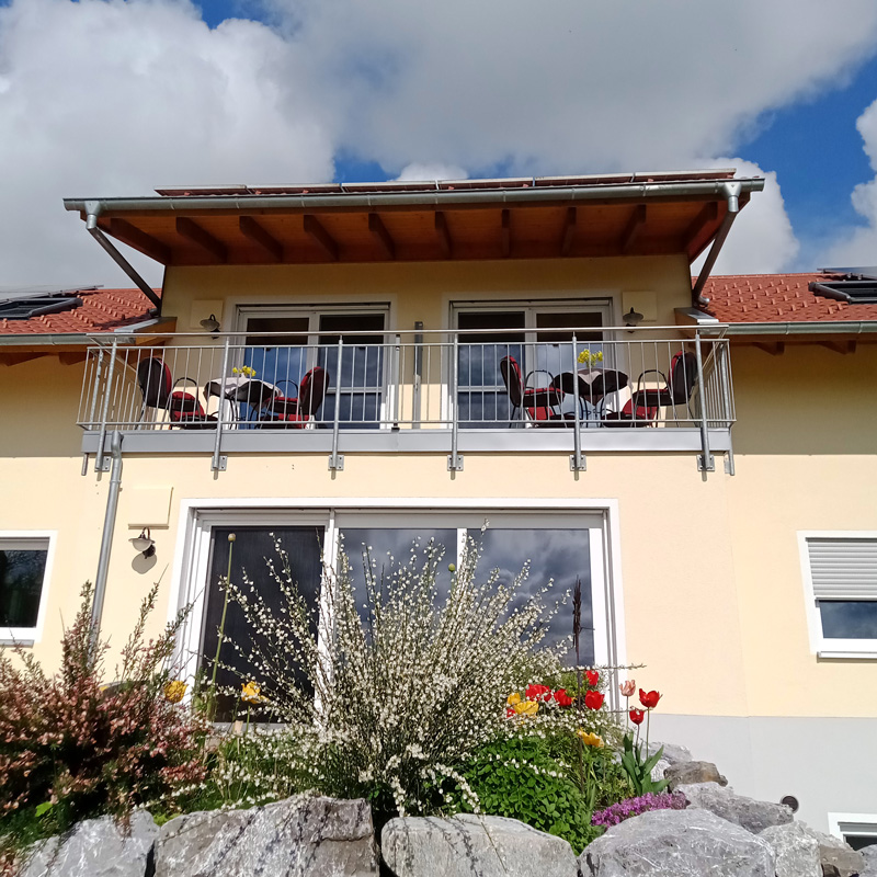gemütlicher Balkon bei unserer Ferienwohnung